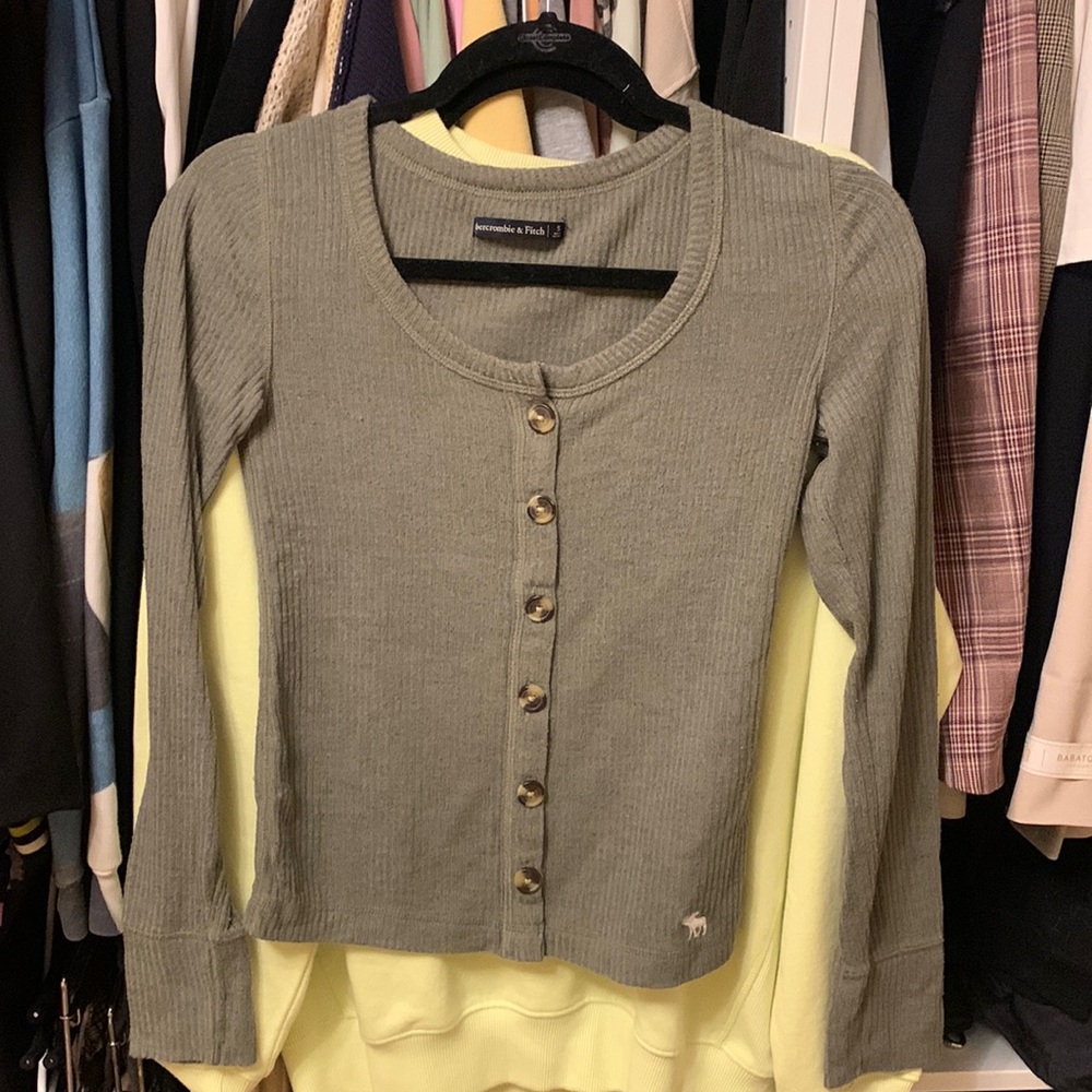 Abercrombie & Fitch long sleeve button down top